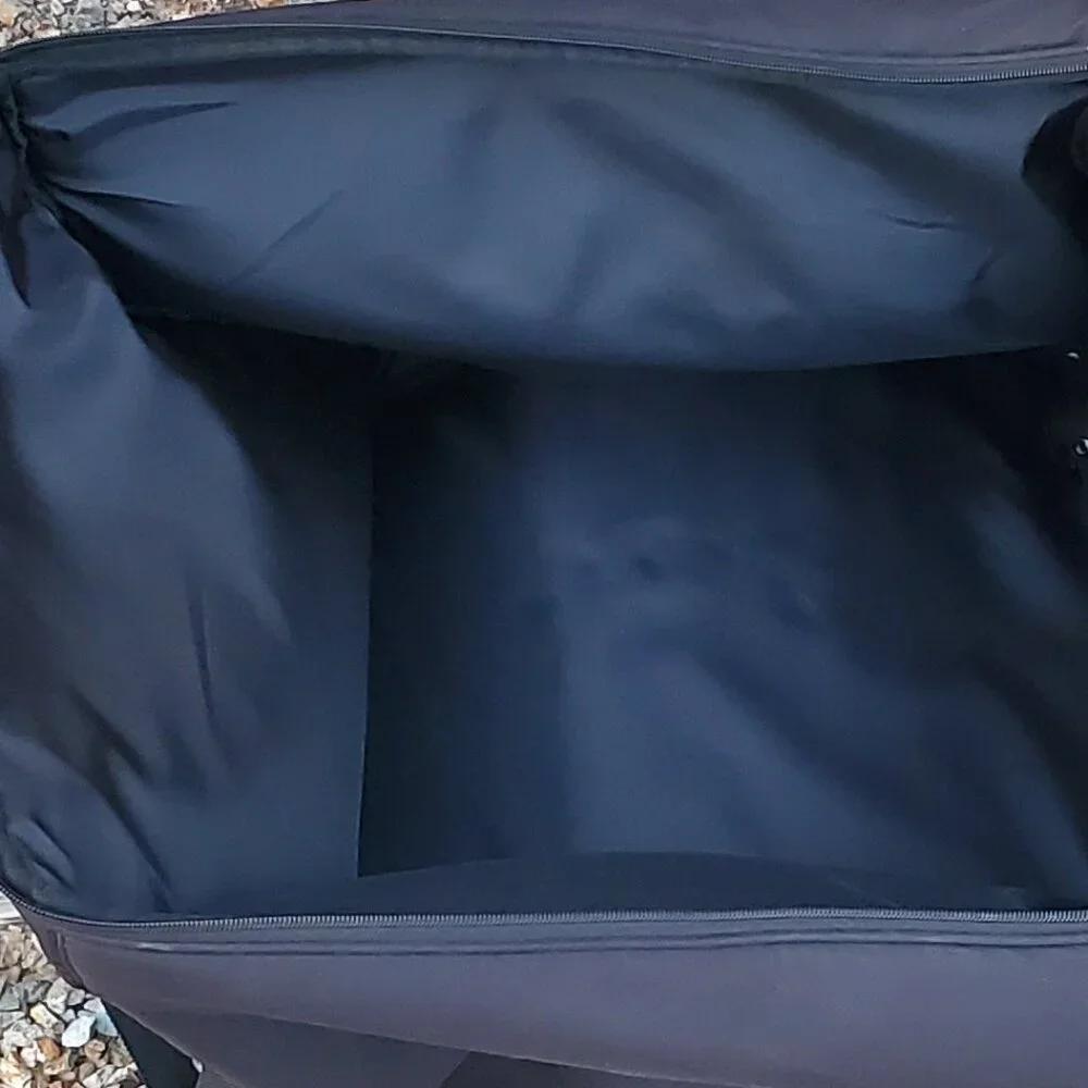 Vintage Stags Leap Wine Cellars Zip Around Rolling Luggage Travel Bag